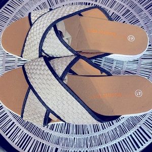 Like New Bernie Mev sandals